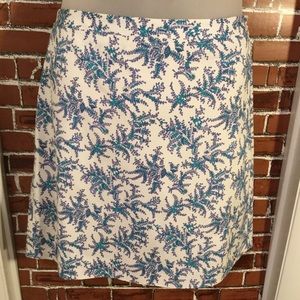 Ann Taylor stretch size 6 white/blue flora…